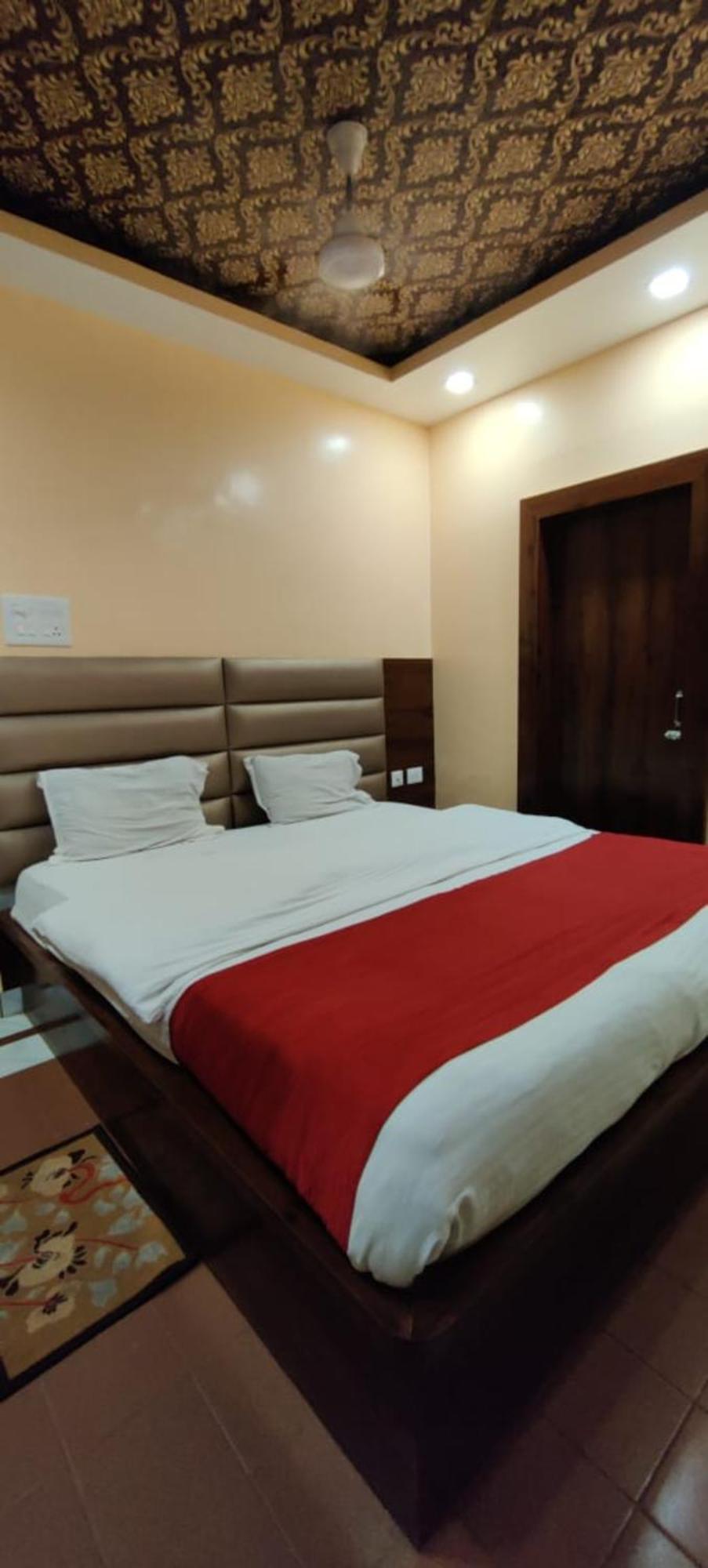 Hotel Ashray Пури Экстерьер фото
